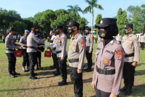 Lagi, Kapolres Way Kanan Beri Penghargaan 10 Personel Berprestasi