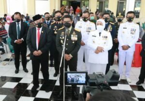Peringati HUT TNI ke-76 Kapolda Jatim Apresiasi Gelaran Vaksinasi Serentak