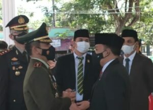 Bupati Bantaeng Lepas Paket Bantuan untuk Masyarakat di HUT ke-76 TNI