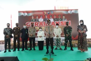 Kapolda Jatim Tinjau Vaksinasi Presisi di Ponpes Mambaul Ma’arif Denanyar Jombang