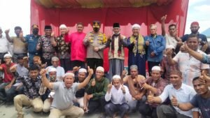 Ratusan Nelayan Jaring Timbul Batubara Adakan Sedekah, Kapolres Sumbang 100 Goni Beras