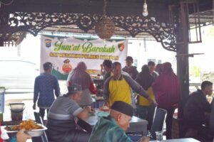 Jumat Berkah, Satreskrim Polres Kampar Berbagi Makan Siang Gratis Terus Berlanjut