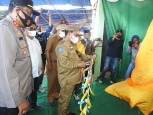 Bupati Pultab Resmikan Pasar Rakyat di Kecamatan Taliabu Barat Laut