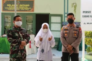 AKBP Abdul Hafidz Hadiri Bansos dan Vaksinasi Akabri 89 di Kabupaten Sampang