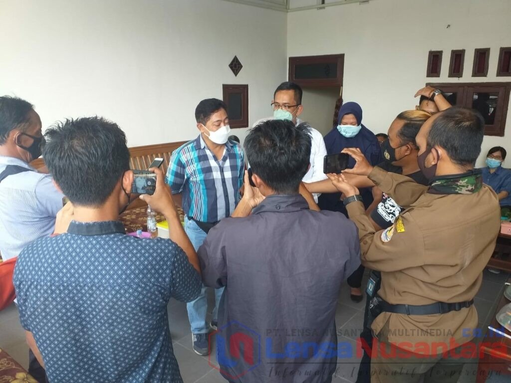 Polimek Sengketa Lahan Di Sumbermalang ADM Perhutani Bondowoso Tinjau Langsung Lokasi