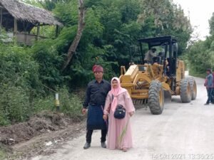 Ada Hal Menarik di Desa Karing Setelah Calon Kades Mendaftarkan Diri