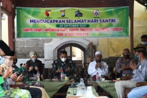 Peringati HSN, TNI-Polri Bondowoso bersama TLCI dan FPRB Jatim Sowan Ponpes