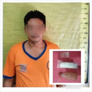 Pria Ini Dijebloskan Kedalam Penjara Milik Polsek Genteng Surabaya Akibat Edarkan Sabu