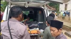 Gerak Cepat Bripka Khoirul Anam, Warga Tidak Mampu di Desa Rong Dalam Omben Mendapatkan Perawatan Medis