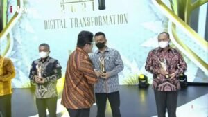 Terima Penghargaan Indonesia Award 2021, Bupati Dairi Eddy Berutu: Reformasi Birokrasi Lewat Digitalisasi untuk Maksimalkan Pelayanan