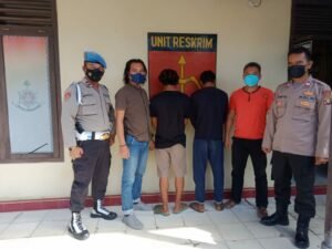 Polsek Baradatu Berhasil Amankan Dua Orang Pelaku Pencurian Getah Karet Ddi Kebun Warga