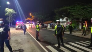 Guna Meminimalisir BALI Jajaran Sat Lantas Polres Sampang, Lakukan Patroli Blue Light