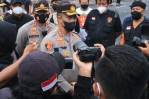 Sebanyak 2.500 Personel Gabungan Siap Kawal Empat Ribu Buruh Demo di Surabaya