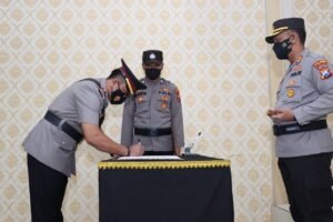 Kapolres Sampang Pimpin Sertijab Kasat Reskrim, Kedepankan Prokes