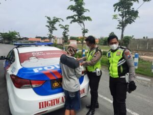 Sat Lantas Polres Sampang Gencar Razia Truk Bak Pengangkut Material, Ini Alasan Kanit Turjawali