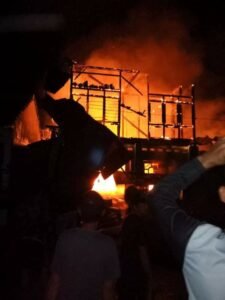 Si Jago Merah Lalap Habis Rumah Padat Penduduk di Banjit Way Kanan