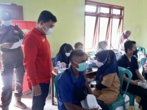 Sasar Pelajar dan Lansia, BINDA Kaltim Lakukan Vaksinasi di Desa Rapak Lambur Kabupaten Kutaikartanegara