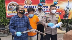 Terbakar Api Cemburu, Debt Collector di Surabaya Bacok Mantan Istrinya