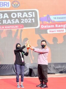 Gelar Lomba Orasi, Kapolri: Mari Ciptakan Alam Demokrasi yang Lebih Baik