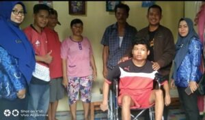 Dibantu Kursi Roda Oleh Bupati Sapli TH, Ternyata Begini Kondisi Penyandang Disabilitas Warga Desa Tebing Karya Mandiri