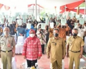 Bupati Ade Yasin Bagikan Ribuan Sertifikat PTSL Wilayah Bogor Timur