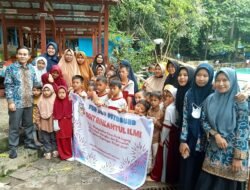 Wisata Akhir Semester, Puluhan Siswa-siswi SDIT Rihmatul Ilmi Kunjungi Permandian Eremerasa