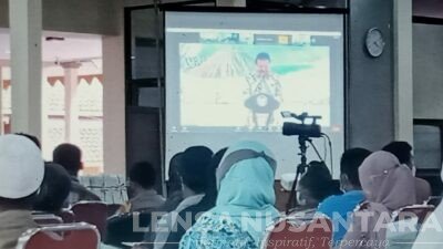 Melalui Virtual, Gubernur Jatim Serahkan Sertifikat Tanah Tanah dan Sampaikan Hal Ini
