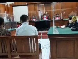 Majelis Hakim Vonis 10 Bulan Dua Polisi Penganiaya Jurnalis Tempo Nurhadi di PN Surabaya