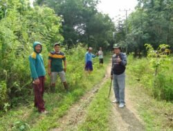 Pemdes Pagar Bulan Bersama Masyarakat Lakukan Gotong Royong