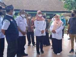 Bupati Banyuwangi Berkunjung ke Beberapa Titik di Desa Setail Dalam Rangka Program Bunga Desa