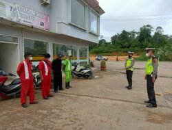 Sat Lantas Polres Merangin Berikan Himbauan Kepada Pemilik SPBU Untuk Mengatur Antrian BBM Agar Tidak Macet