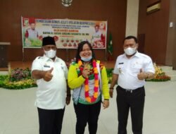 Maharani Atlet Angkat Besi Peraih Medali Emas PON Papua 2021 Dihadiahi Pekerjaan di Dinas Damkar Kampar