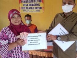 Pemdes Sejagung Sukses Salurkan BLT Tri Wulan Tahun 2022 Sekaligus