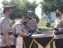 Kapolres Probolinggo Pimpin Sertijab 5 Kapolsek dan Korp Raport Kenaikan Pangkat Pengabdian