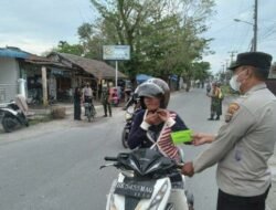 Melalui Ops Yustisi rutin, Polsek Beringin Polresta Deli Serdang Bagikan Masker Gratis