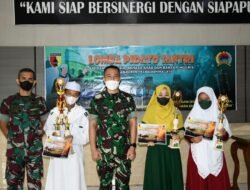 Prosesi Penyerahan Hadiah Lomba Pidato Santri Jajaran Korem 083/Bdj, Ini Pesan Dandim 0822