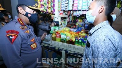 Tinjau Pasar Muntilan, Kapolri Minta Pedagang Laporkan Jika Distribusi Minyak Curah Terganggu
