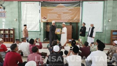 Pondok Pesantren Al-Ishlah Bondowoso Serahkan 3,4 Ton Kurma Kepada Pimpinan Ponpes dan Takmir Masjid