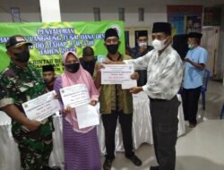 Ciptakan Rasa Aman dan Nyaman, Babinsa Kodim 0822 Lakukan Pendampingan Pembagian BLT DD