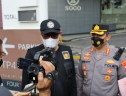 Tim Labfor Polda Jatim Lakukan olah TKP Kebakaran Tunjungan Plaza 5 Surabaya