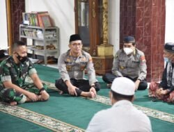Dandim 0822 dan Kapolres Bondowoso Silaturahmi Jamaah Masjid Al Barokah