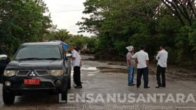 Kebiasaan Buruk Membuang Sampah di Parit, Berakibat Saluran Air Tersumbat dan Memicu Banjir