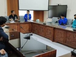 Forum BEM Banyuwangi Kembali Datangi Kantor DPRD Banyuwangi Menagih Janji Atas Tuntutan Sebelumnya