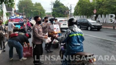 Polsek Kota Gelar Ratusan Takjil Bersama Eksekutif Banyuwangi