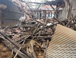 Rumah Milik Janda Sebatang Kara di Pamekasan Roboh