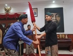 Hari Jadi Trenggalek ke-828, Dua Pusaka Tombak Korowelang Sakembaran Dibersihkan
