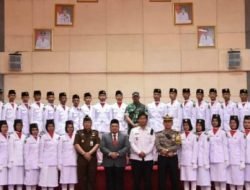 Bupati Tapsel Kukuhkan 72 Paskibraka Untuk HUT RI Ke 77