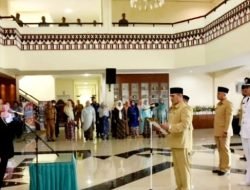 Bupati Tapsel Lantik 5 Pejabat Eselon II dan 8 Pejabat Administrasi