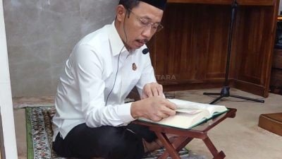 Tausiyah Ba’da Sholat Zuhur, Kajati Riau Minta Jajaran Jadikan Sholat dan Sabar Sebagai Penolong