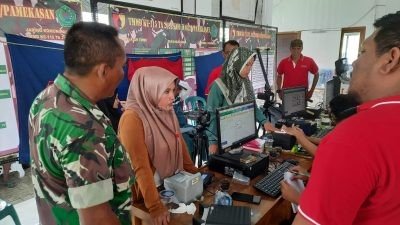 Satgas TMMD Ke-115 Kodim 0826 Pamekasan Gelar Pelayanan Adminduk, Akte Lahir dan E-KTP